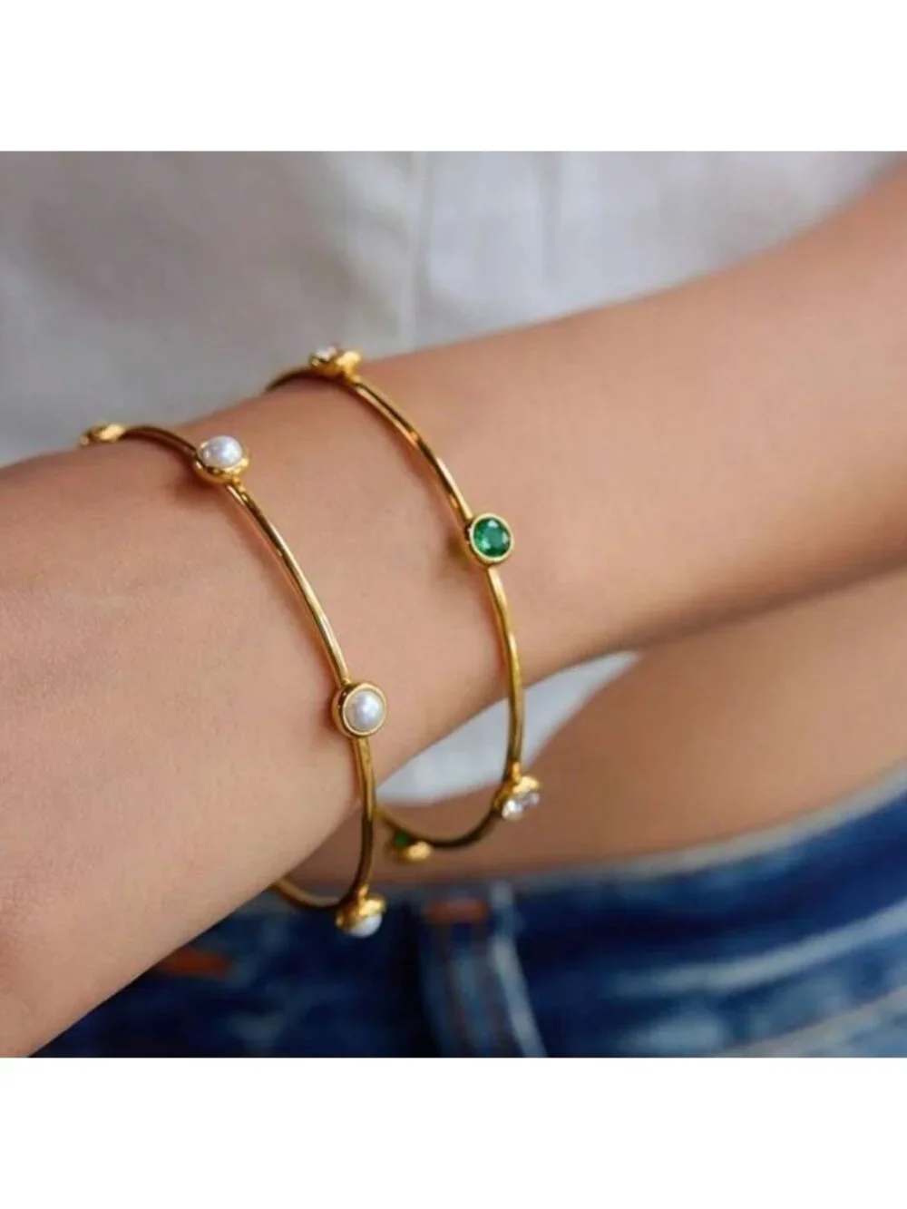 Gold and Green Bangle Bracelet Q593